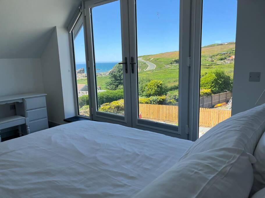 Вилла Seacliff, Broad Haven. Экстерьер фото